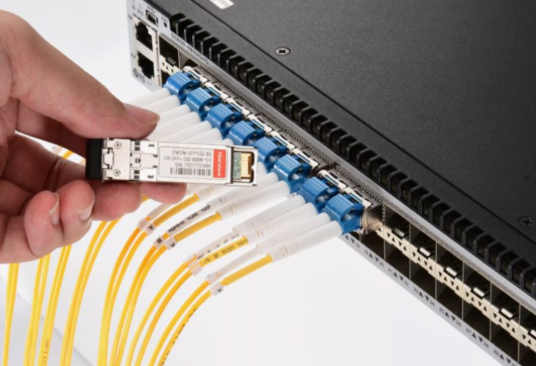 QSFP højhastighedssignalkabeludstyrsløsninger