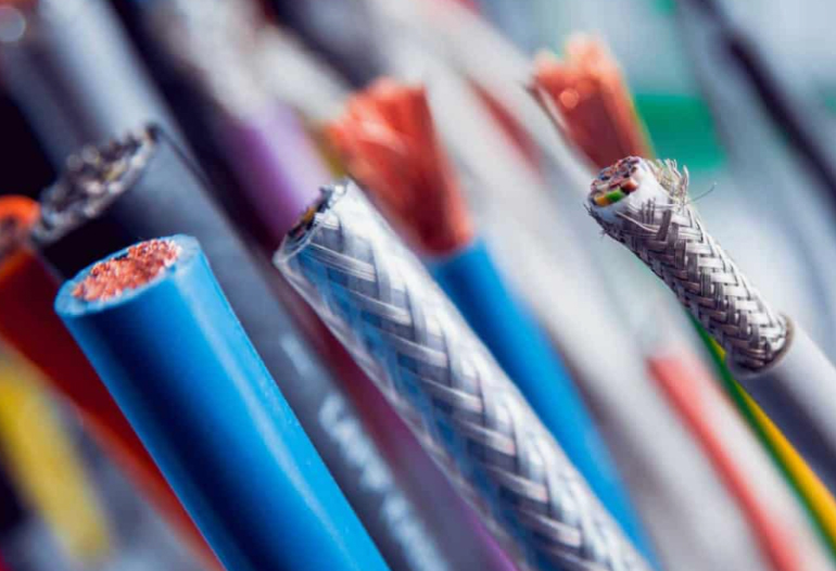 Løsninger til elektronisk ledningsudstyr